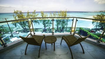 Chambre Majestueuse, 1 très grand lit, bain à remous, en front de mer | Vue depuis le balcon