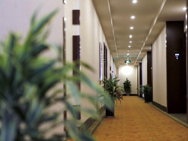 Hallway - GreenTree Inn Nantong ChongChuan District ZhongNan Century City Express Hotel (Nantong)
