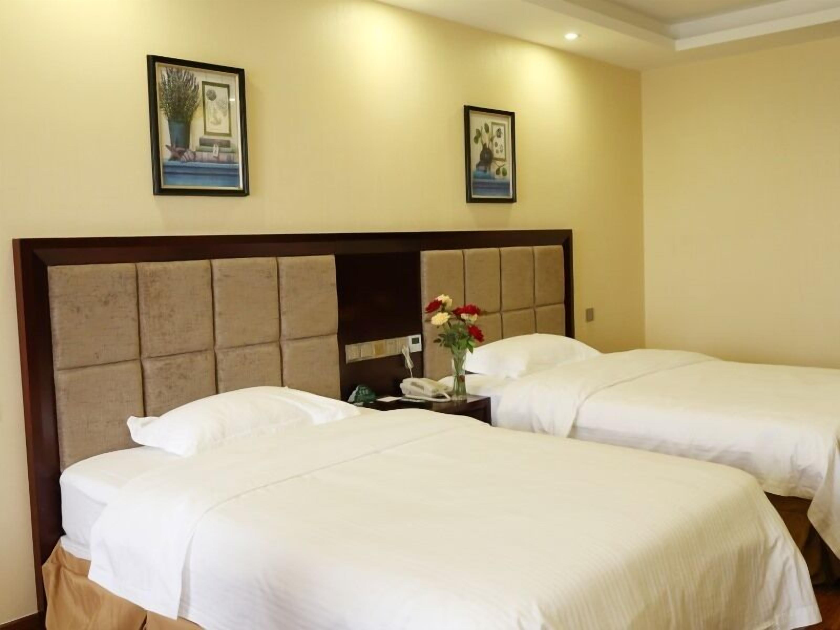 in-room safe, desk, soundproofing, free wifi