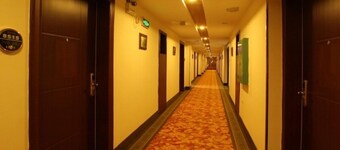 GreenTree Inn GuiLin LinGui District JinShan Square JinShui Road Express Hotel