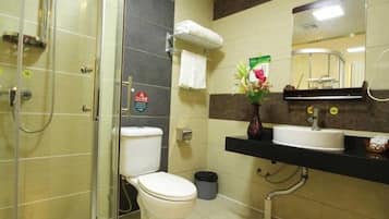 Shower, free toiletries, towels