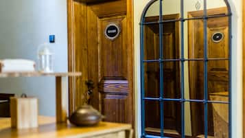 Check-in/check-out kiosk