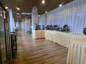 Desayuno buffet diario (CNY 15 por persona)