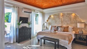 Casa exclusiva, 4 quartos, vista para o oceano, ao lado da praia | 4 quartos, cofres nos quartos, escrivaninha