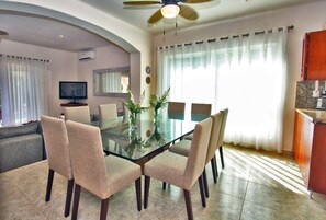 Maison exclusive, 4 chambres, vue sur l’océan, au bord de la plage | Repas dans la chambre