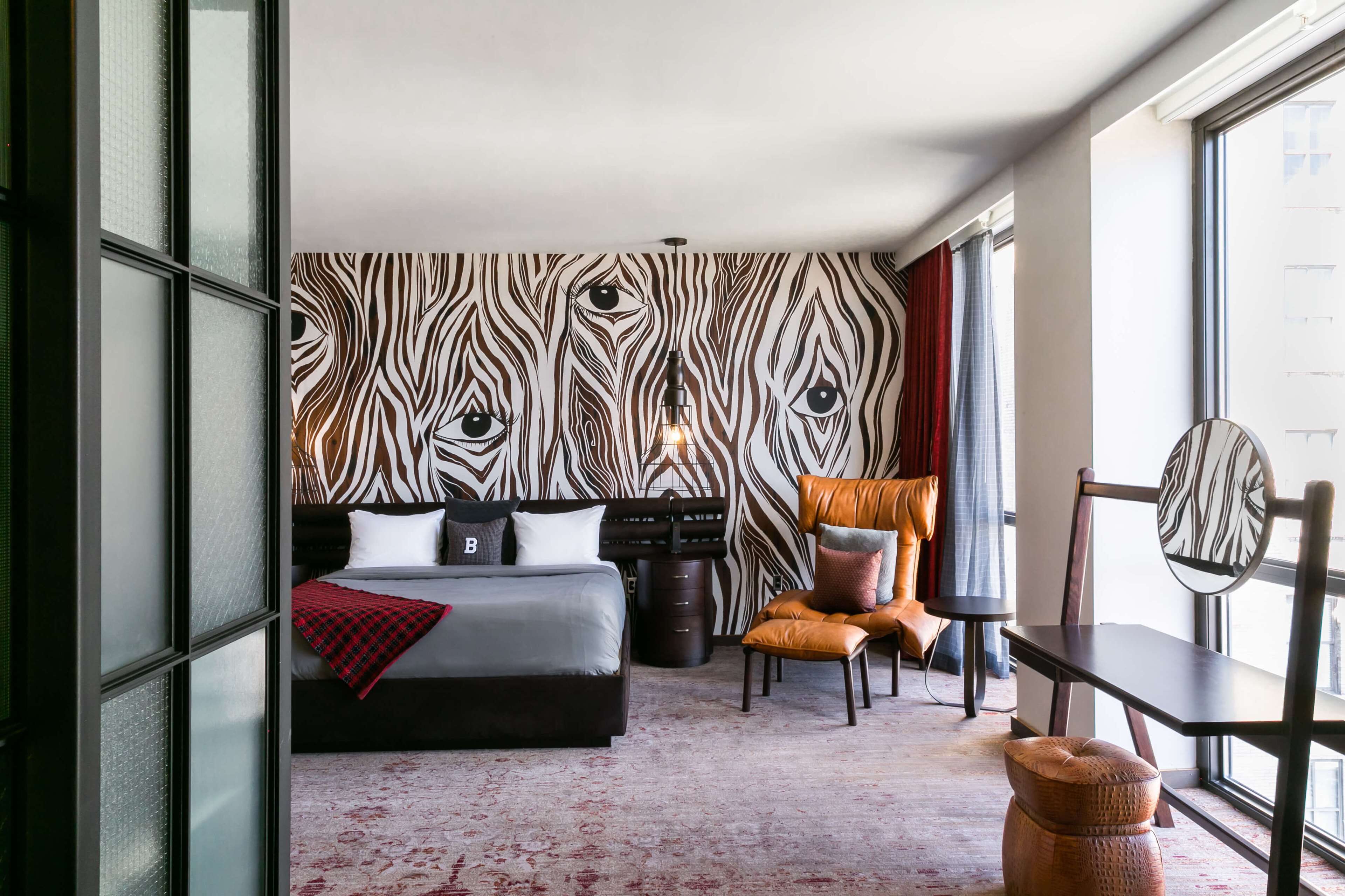 deluxe suite, 1 bedroom (bobby) | 1 bedroom, premium bedding, in-room safe, desk