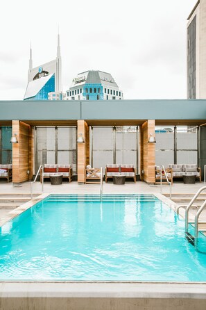 Seasonal outdoor pool - Bobby Hotel (Nashville)