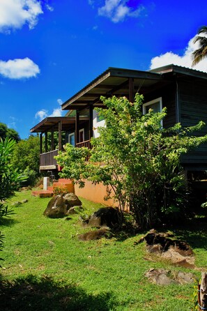 In-room safe, desk, rollaway beds, free WiFi - Big Sky Lodge (St. Andrew)