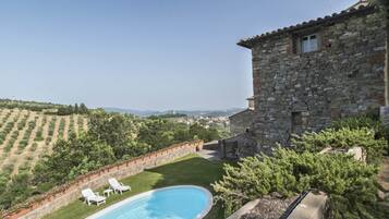 Outdoor pool, pool loungers