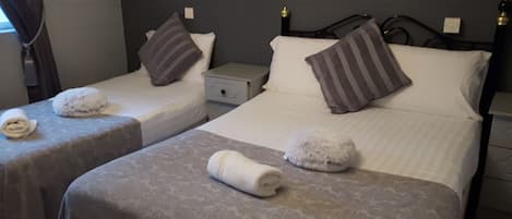 Premium bedding, iron/ironing board, free WiFi