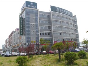 Front of property - GreenTree Inn Nantong Chongchuan District Tongjing Avenue Jiaoyu Road Business Hotel (Nantong)
