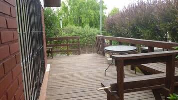 House, 3 Bedrooms | Terrace/patio