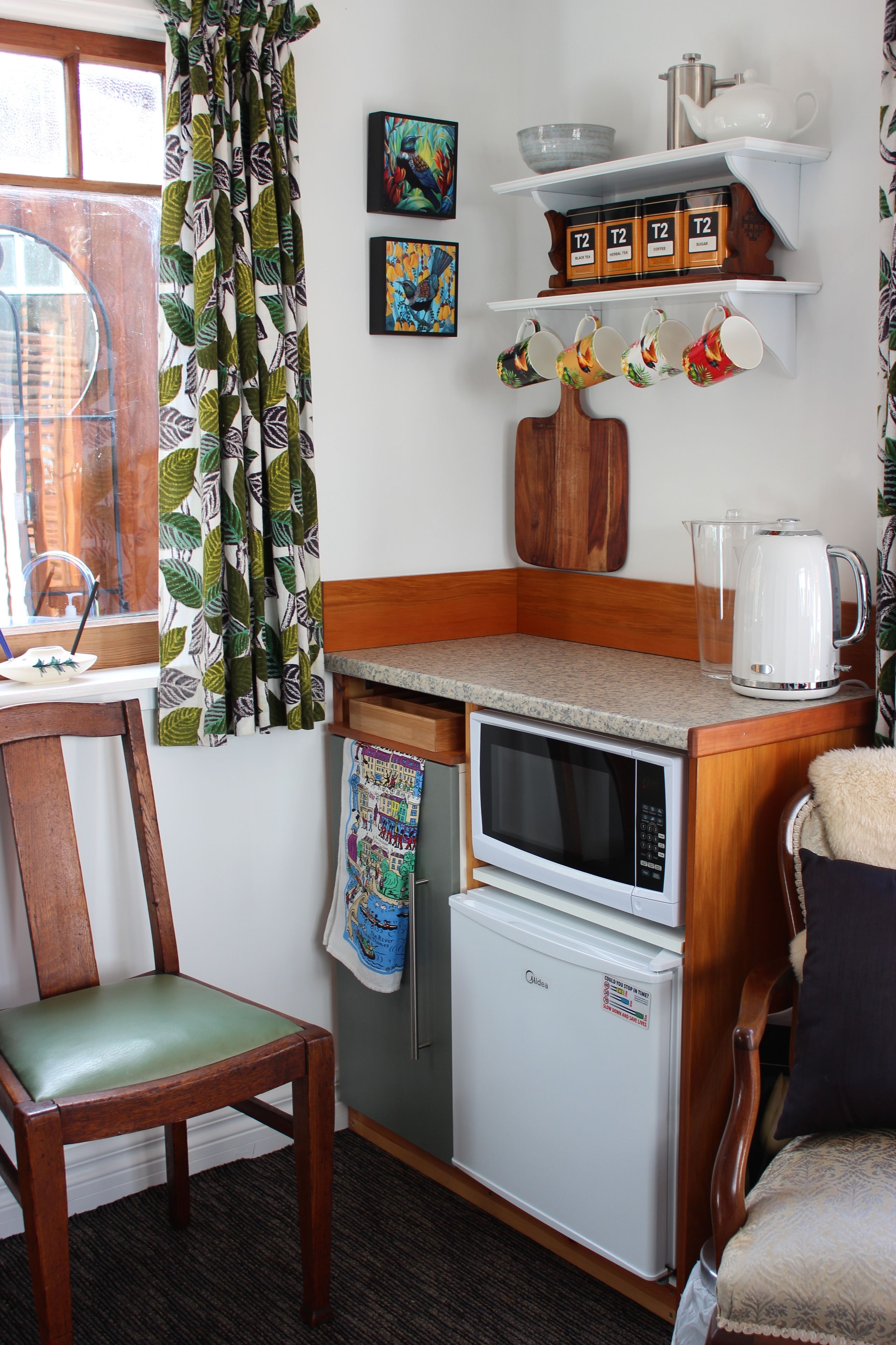 Signature Chalet, 1 Queen Bed, Non Smoking, Garden View | Private kitchenette | Full-sized fridge, microwave, oven, stovetop