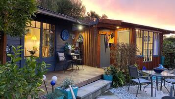 Signature Chalet, 1 Queen Bed, Non Smoking, Garden View | 1 bedroom, premium bedding, Select Comfort beds, minibar