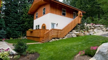 Luxury Single Room, Hot Tub (The Chalet)
