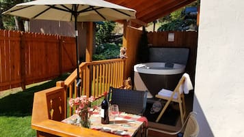 Luxury Single Room, Hot Tub (The Chalet) | Terrace/patio