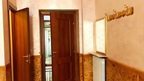 Interior - Roma Full House (Rome)