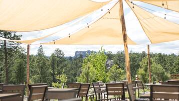 Breakfast, lunch and dinner served