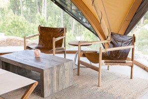 Lobby sitting area - Under Canvas Mount Rushmore (Keystone)
