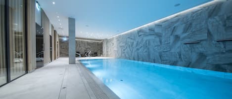 Indoor pool, pool loungers