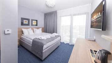 Economy Double Room, 1 Double Bed | In-room safe, desk, iron/ironing board, free WiFi
