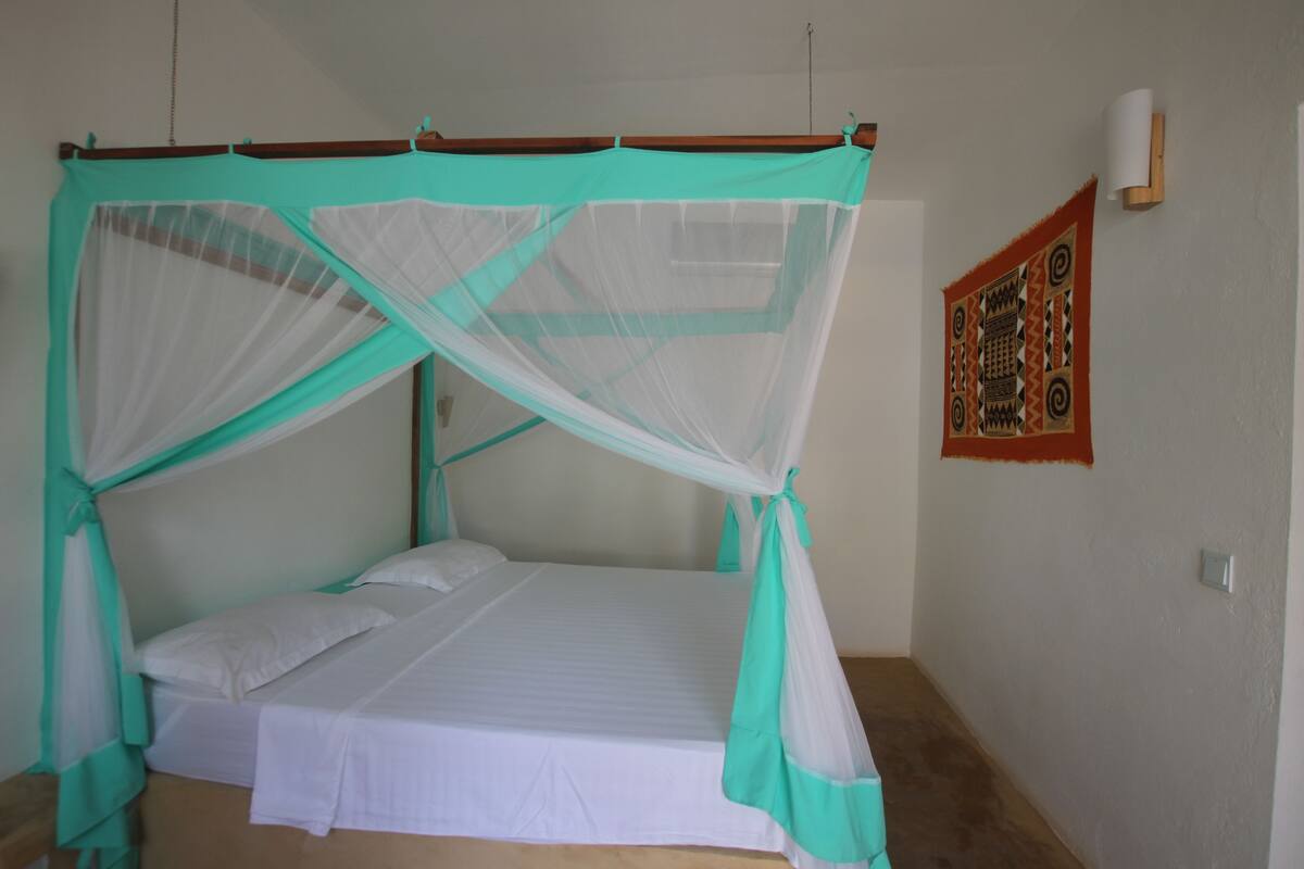 Chambre Double, vue piscine | Draps en coton égyptien, literie de qualité supérieure, minibar
