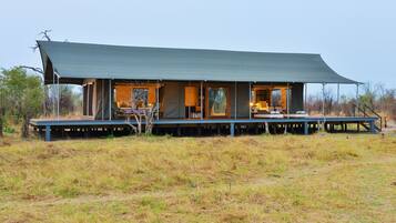 Family Tent 1 | Front of property