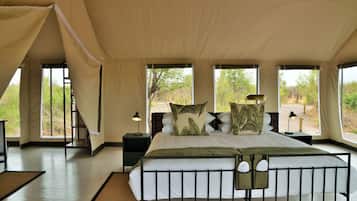1 bedroom, in-room safe, desk, bed sheets