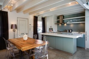 Luxury Apartment, 2 Bedrooms, Non Smoking, City View | Private kitchen