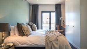 Luxury Apartment, 2 Bedrooms, Non Smoking, City View | 2 bedrooms, in-room safe, iron/ironing board, cots/infant beds - 108 Waterkant (Cape Town)