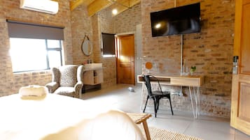 Luxury Room | 1 bedroom, soundproofing, wheelchair access