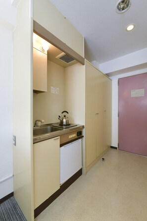 Desk, laptop workspace, free WiFi