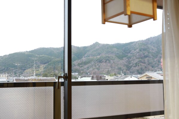 In-room safe, desk, blackout curtains, free WiFi - Hotel Binario Saga Arashiyama (Kyoto)