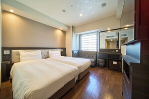 Down duvets, free WiFi, bed sheets - JR WEST GROUP VIA INN UMEDA (Osaka)