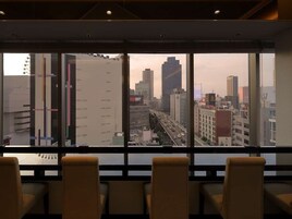 Daily full breakfast (JPY 1760 per person)