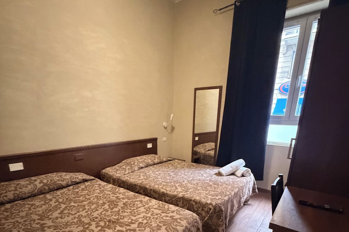 Neljän hengen huone | Työpöytä, ilmainen Wi-Fi