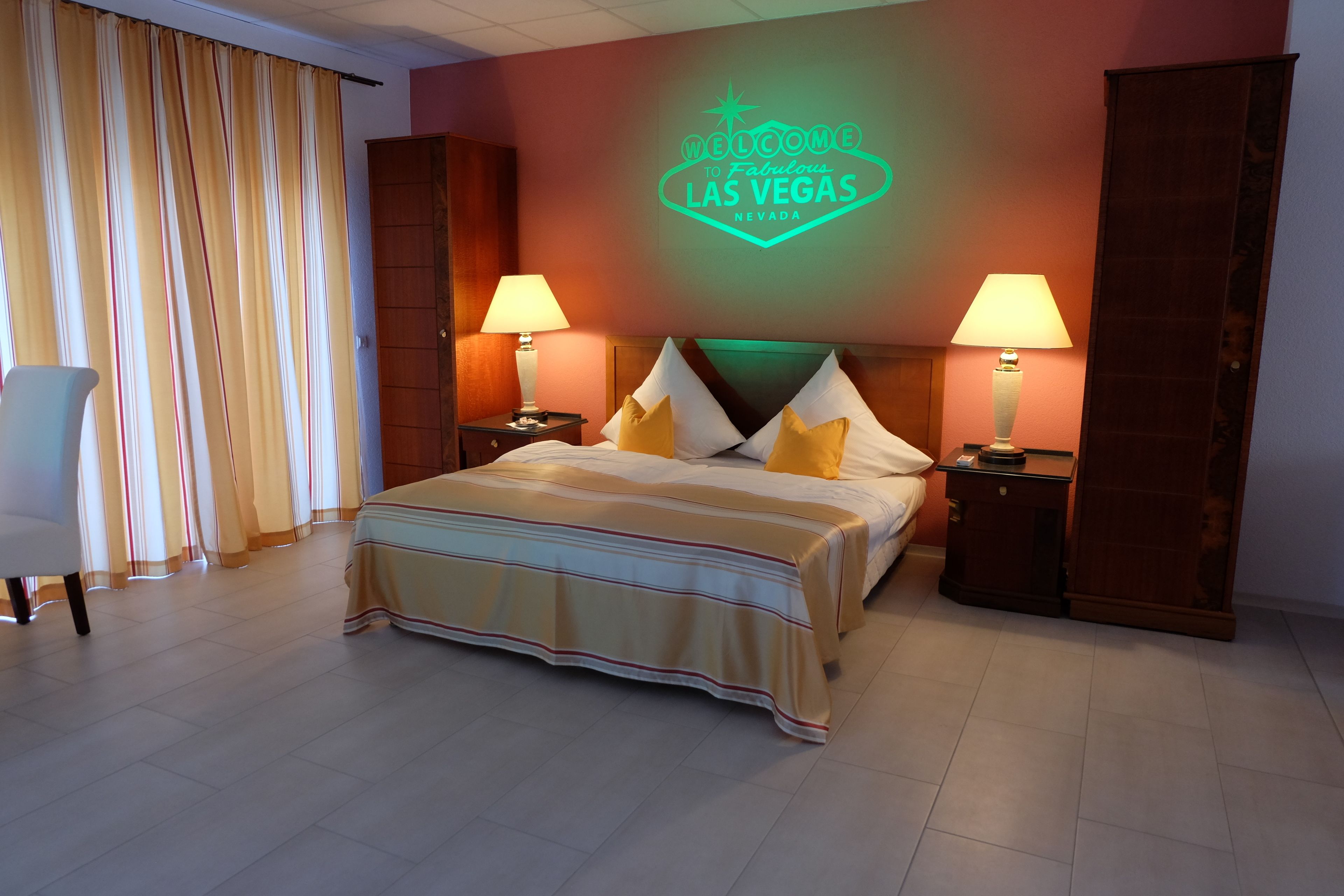 평면 TV, 사무실