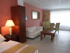 TV de tela plana, escritórios