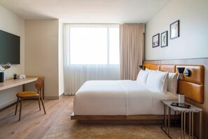 Down comforters, pillowtop beds, in-room safe, desk - The Dalmar, Fort Lauderdale, a Tribute Portfolio Hotel (Fort Lauderdale)