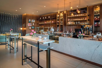 2 bars/lounges, rooftop bar, lobby lounge at The Dalmar, Fort Lauderdale, a Tribute Portfolio Hotel