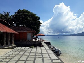 Basic Room, 1 King Bed, Beach View, Beachfront | Terrace/patio