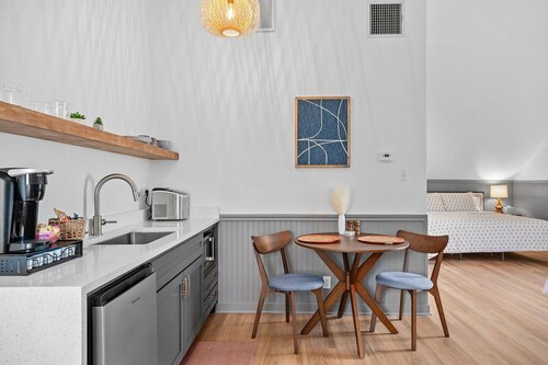 Town Creek Warren - Suite A | Great Locaton