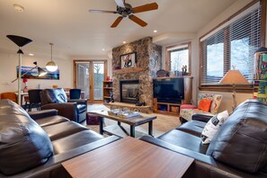 TV, peis og DVD-spiller