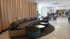 Lobby sitting area - La Vista at Sea Residences (Pasay)