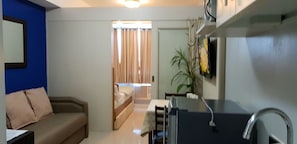 Condo, 1 Bedroom, Bay View | 1 bedroom, iron/ironing board, free WiFi, bed sheets