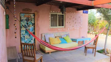 Couette en duvet d'oie, matelas mémoire de forme, minibar