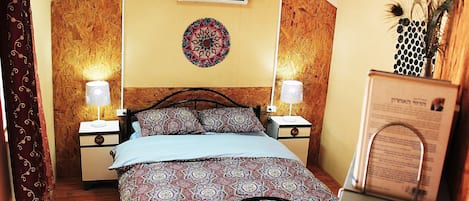 Habitación doble de diseñador | Edredón, camas con efecto memoria, minibar y insonorización