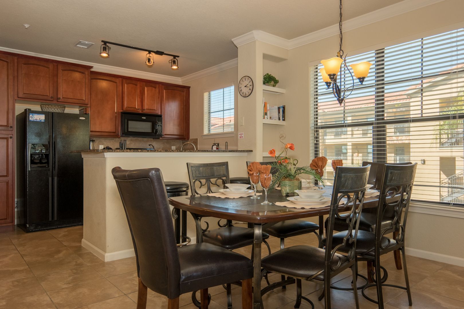Beautiful Bella Piazza Condo 3 Beds and 2 Master Ensuites close to Disney
