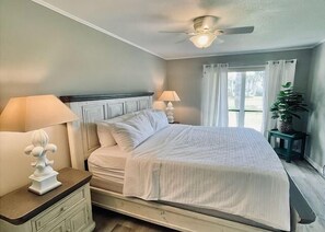 2 slaapkamers, een strijkplank/strijkijzer, gratis wifi, beddengoed