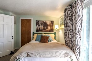 1 bedroom, premium bedding, pillow-top beds, iron/ironing board